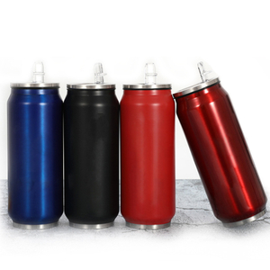 Dünner doppelwandiger Edelstahlbecher mit Schraubdeckel